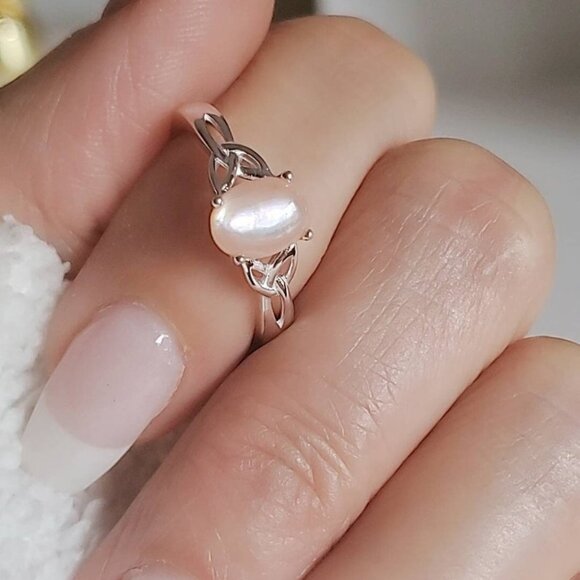925 Sterling Silver Pink Mother of Pearl Ring, Celtic Irish Ring - Picture 5 of 7